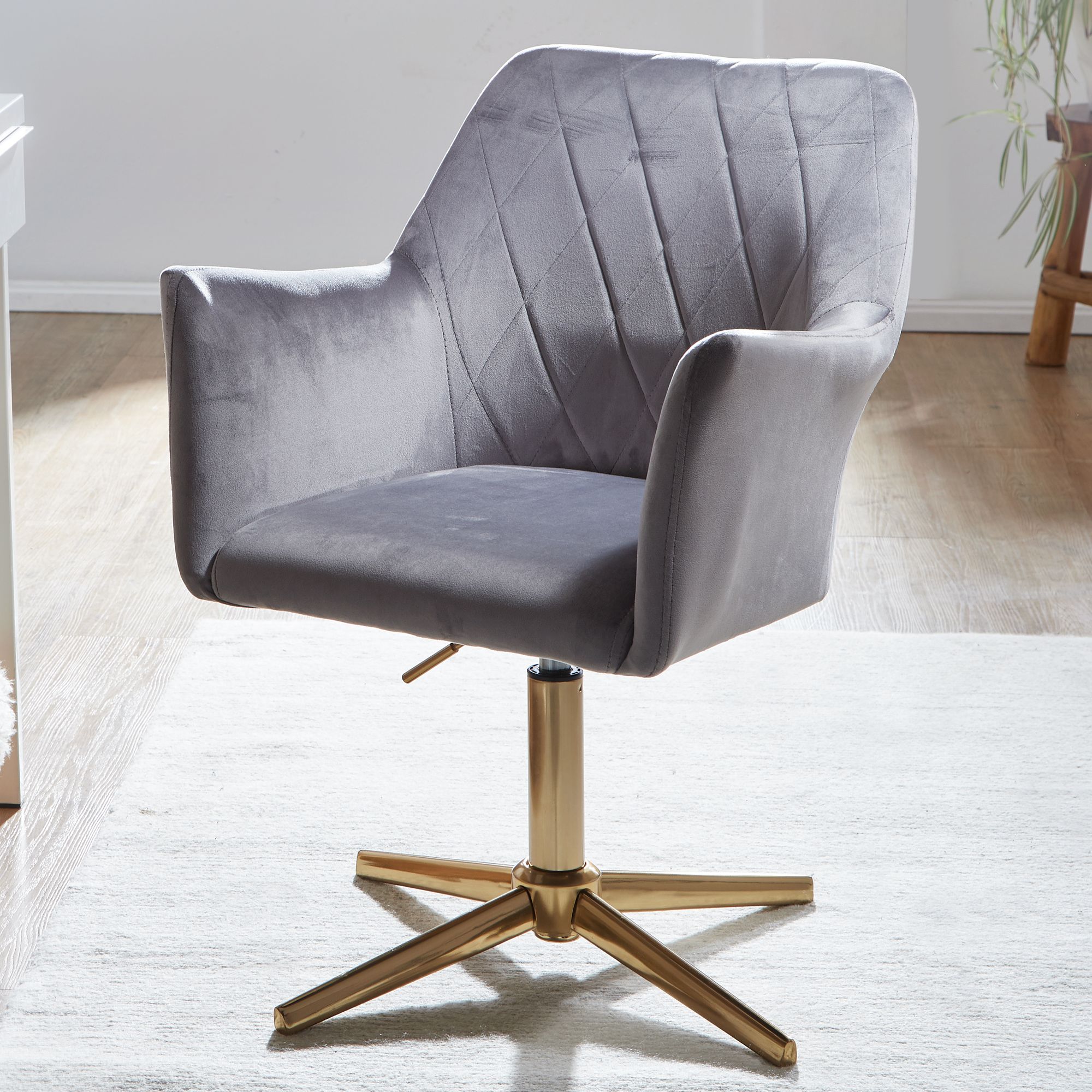Sedia da ufficio in velluto grigio con braccioli | Metallo dorato | Altezza regolabile 80-97 cm