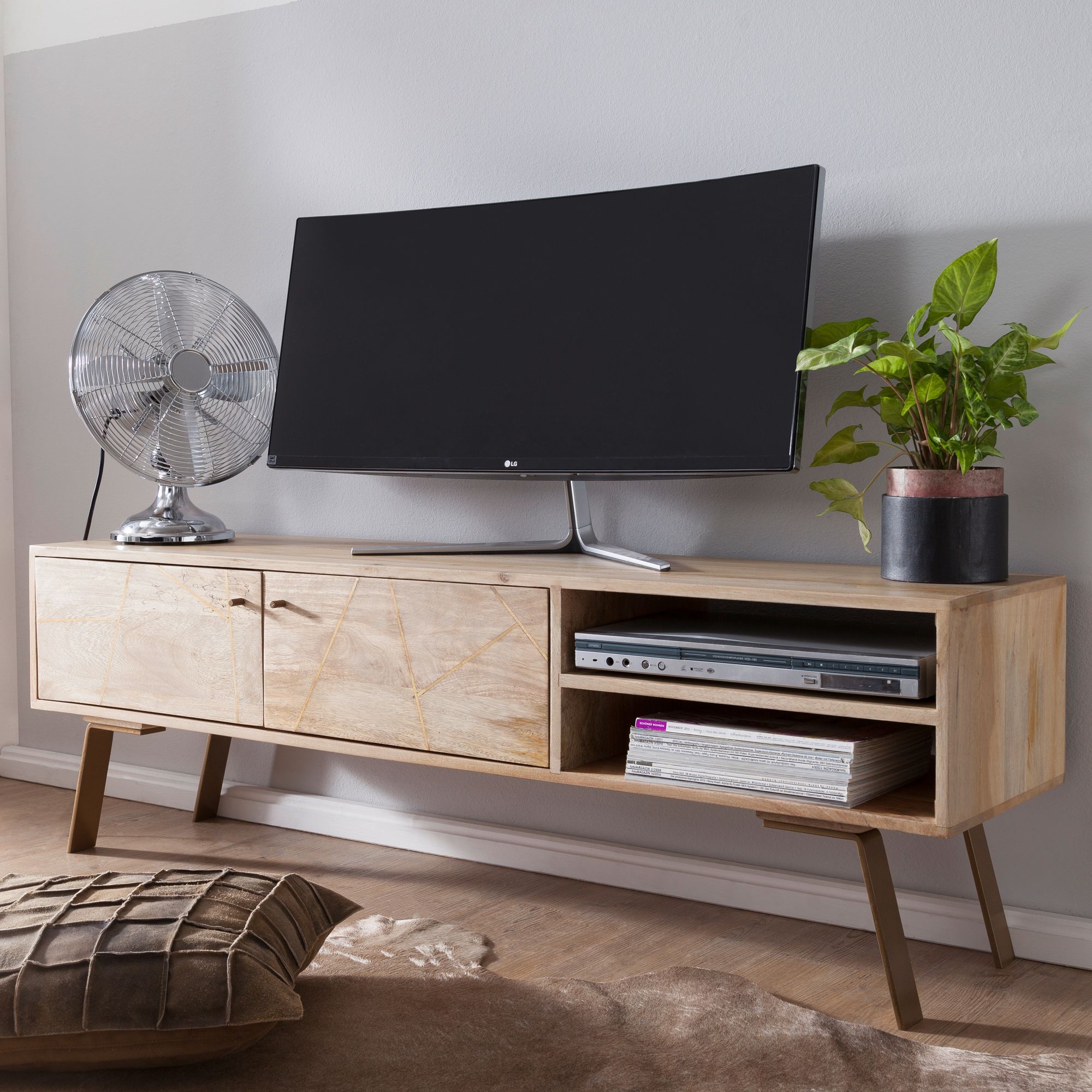 Lowboard HiFi SIKAR in legno massello di mango marrone dorato | 145x47x35 cm